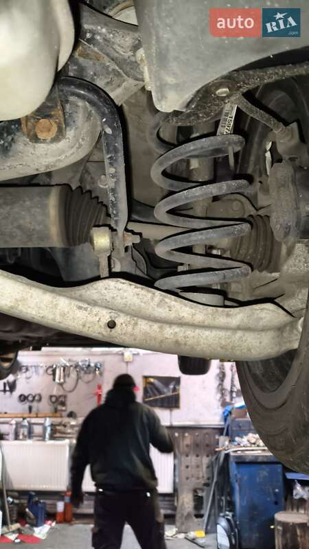 Седан Chrysler 200 2015 в Чернігові