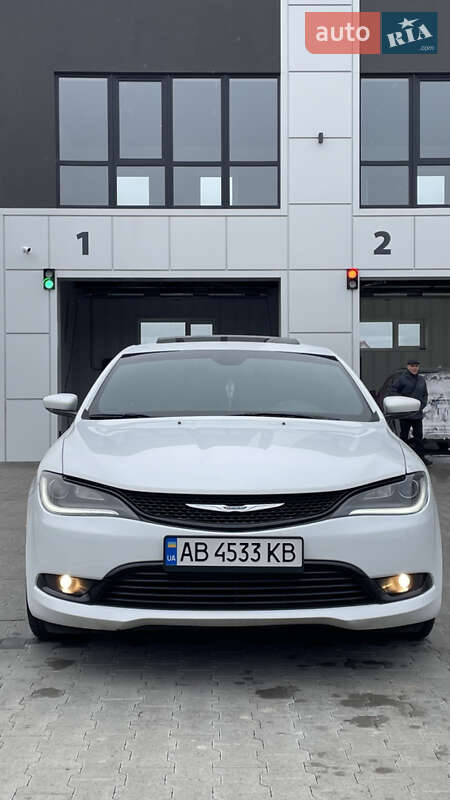 Седан Chrysler 200 2016 в Вінниці