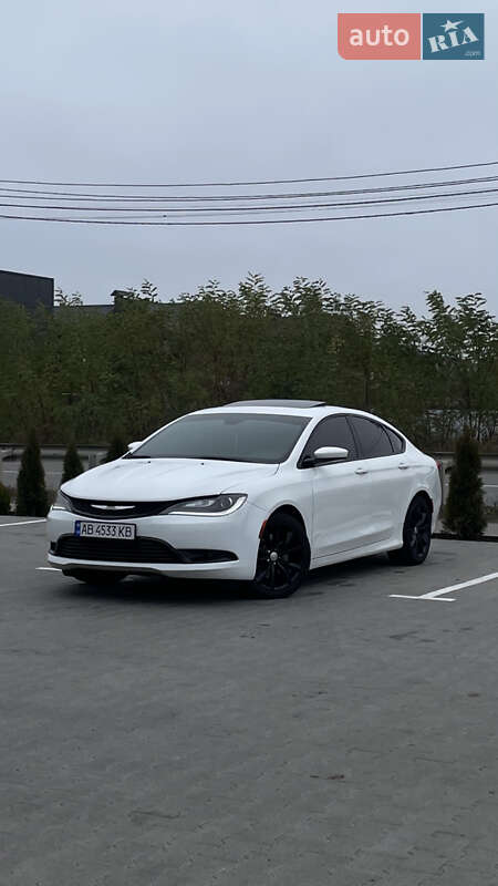 Седан Chrysler 200 2016 в Вінниці