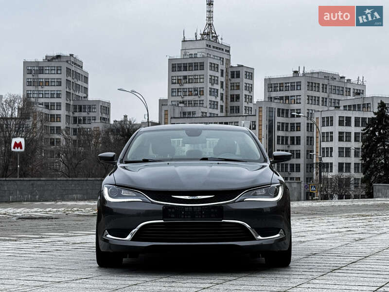 Седан Chrysler 200 2015 в Харькове