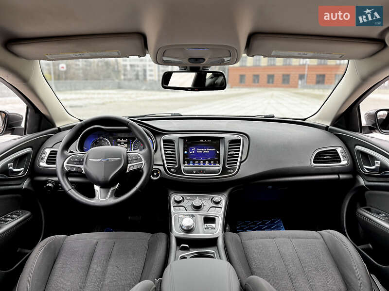 Седан Chrysler 200 2015 в Харькове