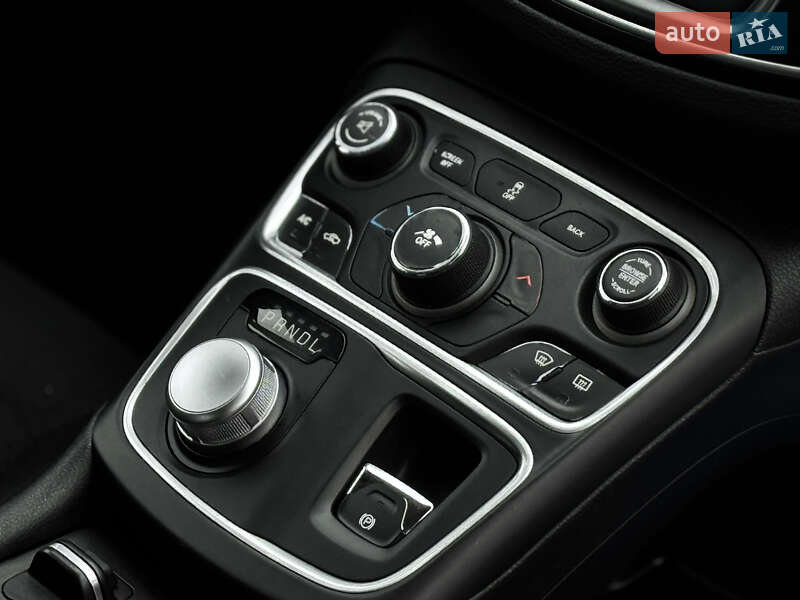 Седан Chrysler 200 2015 в Харькове