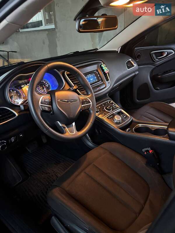 Седан Chrysler 200 2014 в Одесі