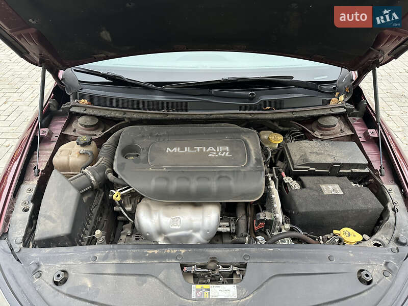 Седан Chrysler 200 2016 в Луцьку фото 38 Седан Chrysler 200 2016 в Луцьку