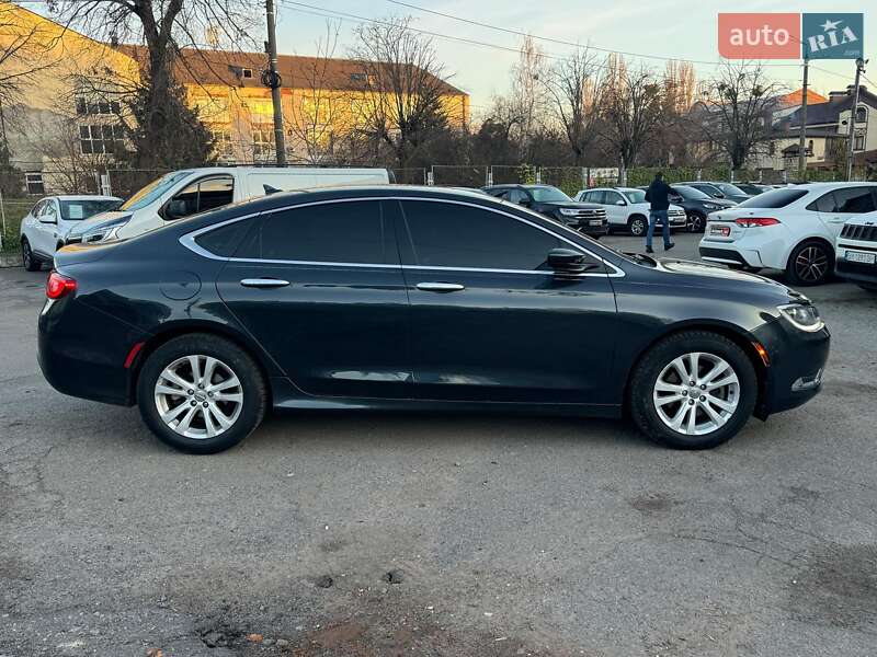 Седан Chrysler 200 2016 в Виннице