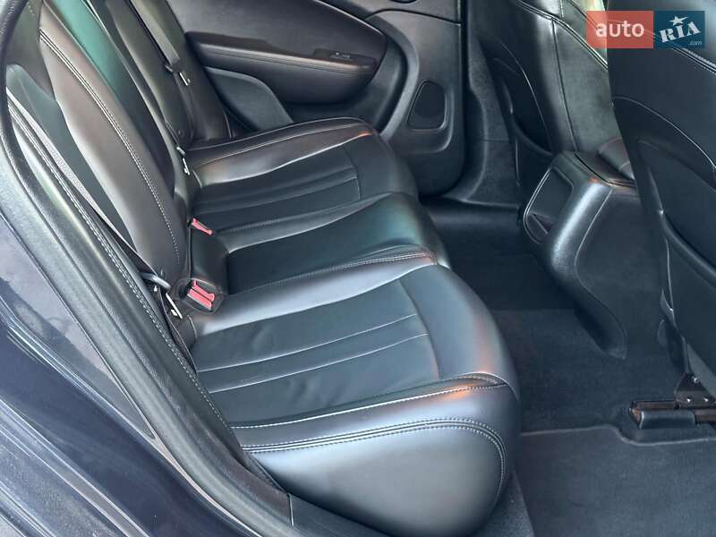 Седан Chrysler 200 2016 в Виннице