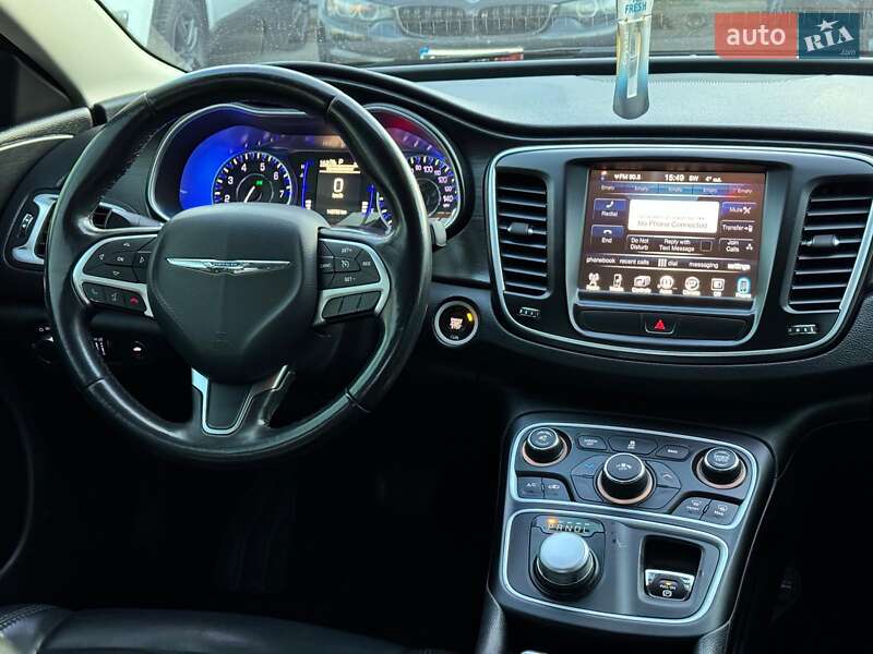 Седан Chrysler 200 2016 в Виннице