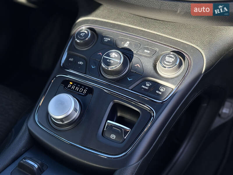Седан Chrysler 200 2015 в Ровно фото 12 Седан Chrysler 200 2015 в Ровно