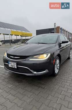 Седан Chrysler 200 2016 в Луцке