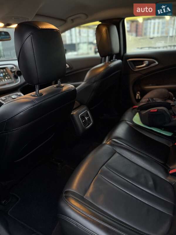 Седан Chrysler 200 2016 в Луцьку фото 15 Седан Chrysler 200 2016 в Луцьку