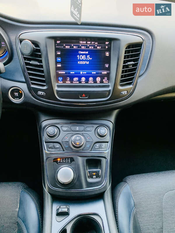 Седан Chrysler 200 2015 в Києві фото 54 Седан Chrysler 200 2015 в Києві