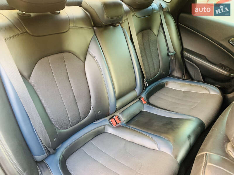 Седан Chrysler 200 2015 в Києві фото 66 Седан Chrysler 200 2015 в Києві