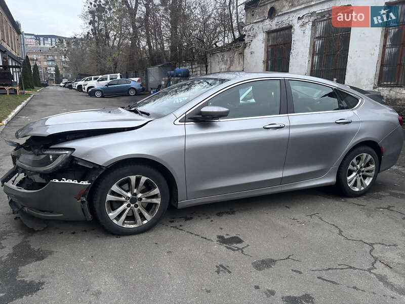 Седан Chrysler 200 2015 в Києві