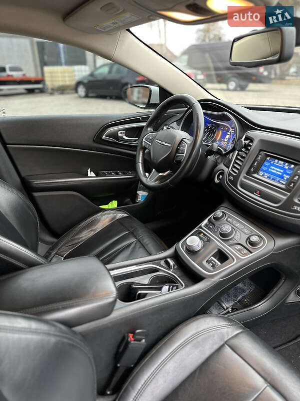 Седан Chrysler 200 2014 в Луцьку