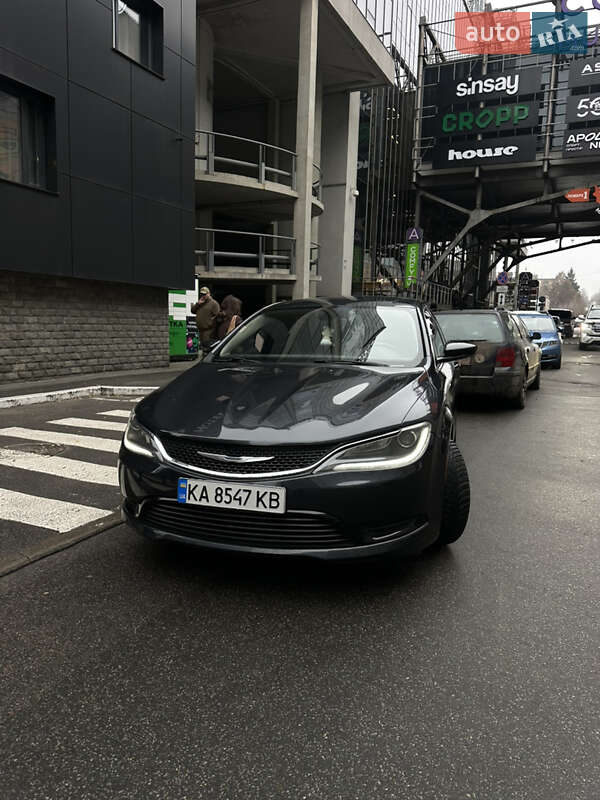 Седан Chrysler 200 2016 в Киеве