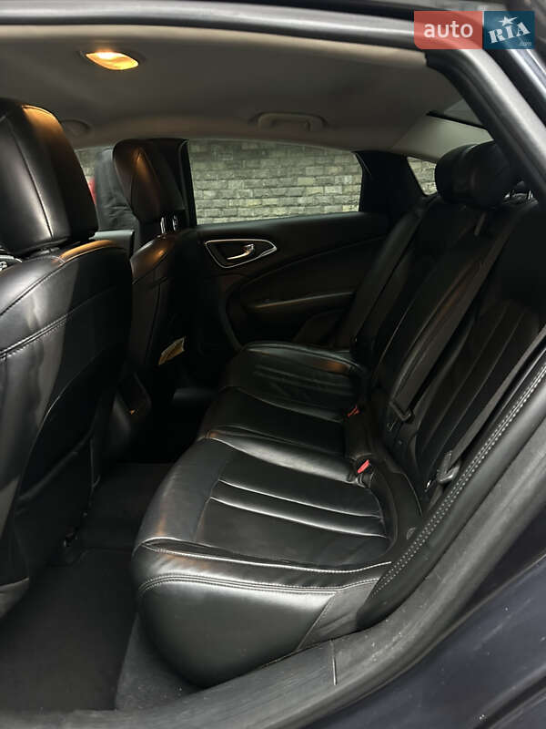 Седан Chrysler 200 2016 в Киеве