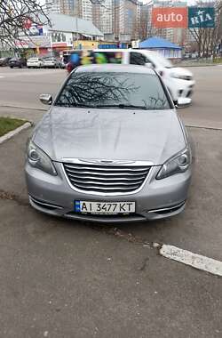 Седан Chrysler 200 2013 в Киеве