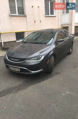 Седан Chrysler 200 2015 в Киеве