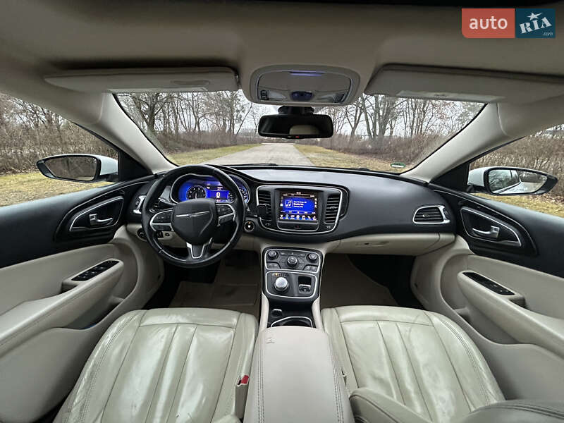 Седан Chrysler 200 2014 в Чернівцях