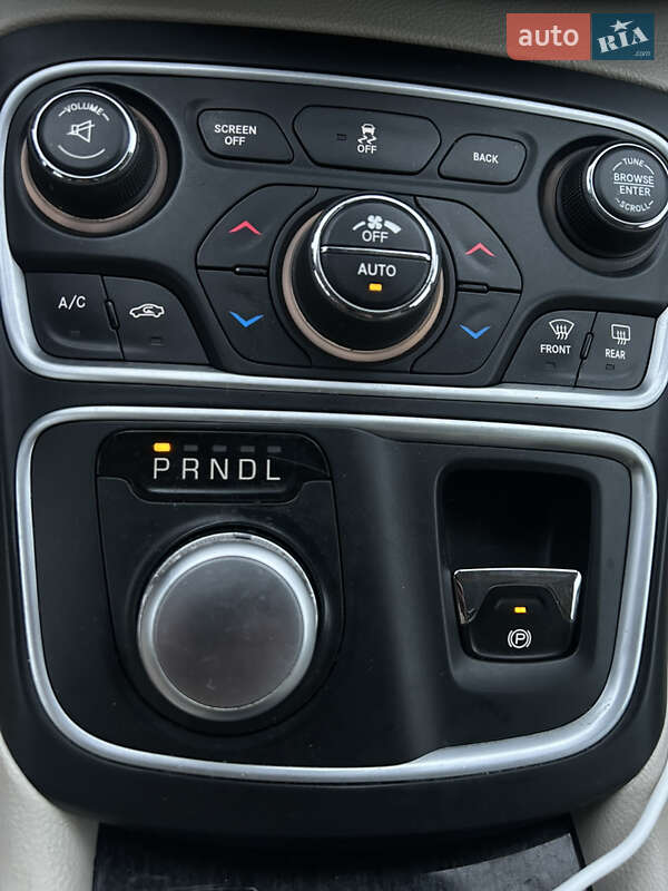 Седан Chrysler 200 2014 в Чернівцях