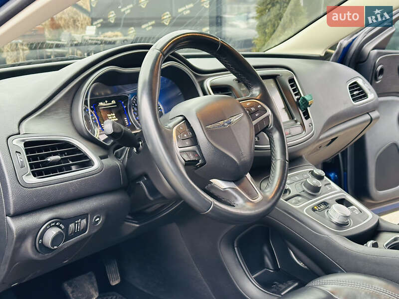 Седан Chrysler 200 2016 в Харкові