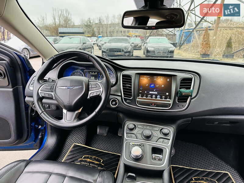 Седан Chrysler 200 2016 в Харкові