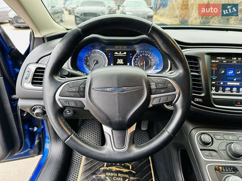 Седан Chrysler 200 2016 в Харкові