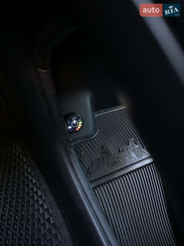 Седан Chrysler 200 2015 в Запоріжжі фото 19 Седан Chrysler 200 2015 в Запоріжжі