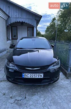Седан Chrysler 200 2015 в Львові