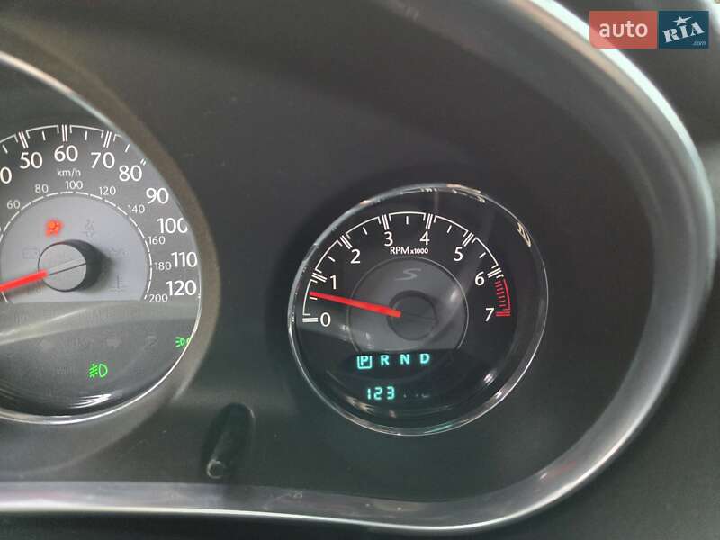 Седан Chrysler 200 2013 в Днепре