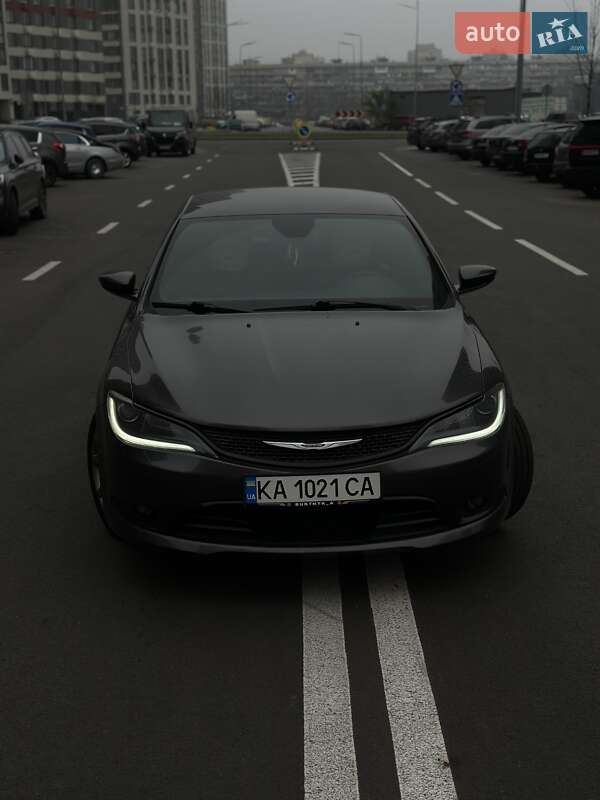 Седан Chrysler 200 2015 в Киеве