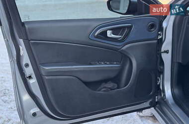 Седан Chrysler 200 2015 в Чернігові