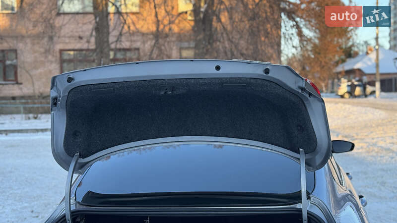 Седан Chrysler 200 2015 в Чернигове