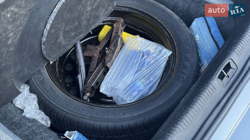 Седан Chrysler 200 2015 в Чернигове