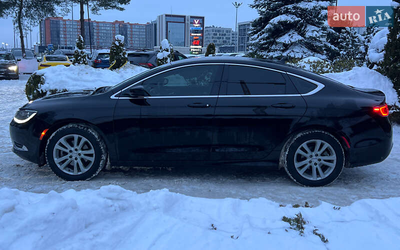 Седан Chrysler 200 2016 в Львове