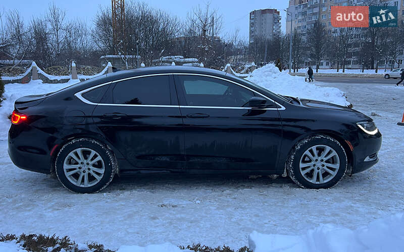 Седан Chrysler 200 2016 в Львове