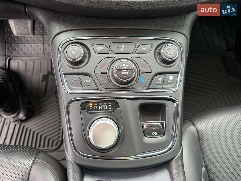Седан Chrysler 200 2016 в Виннице фото 52 Седан Chrysler 200 2016 в Виннице