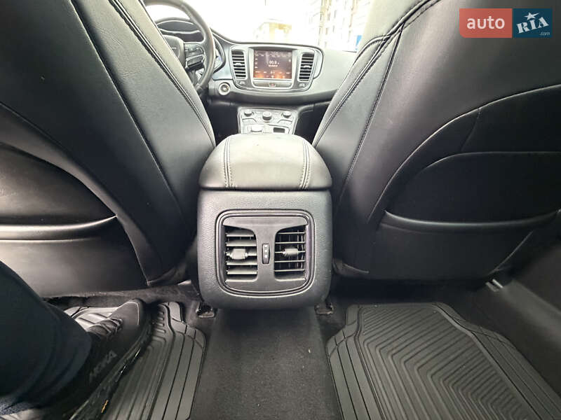 Седан Chrysler 200 2016 в Виннице фото 61 Седан Chrysler 200 2016 в Виннице