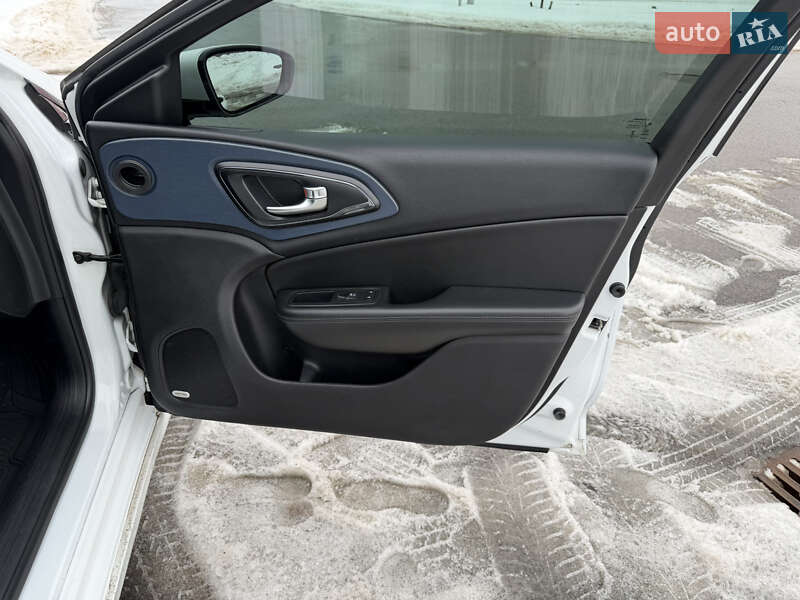 Седан Chrysler 200 2016 в Виннице фото 66 Седан Chrysler 200 2016 в Виннице