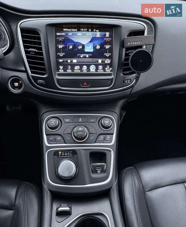 Седан Chrysler 200 2016 в Луцьку