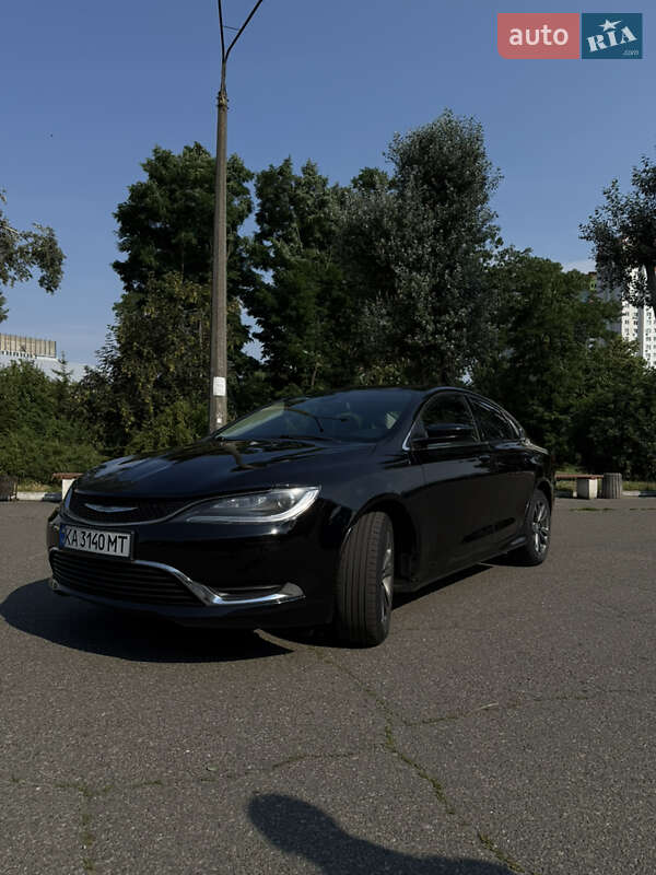 Седан Chrysler 200 2015 в Киеве