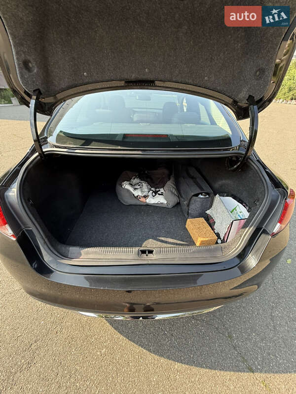 Седан Chrysler 200 2015 в Киеве