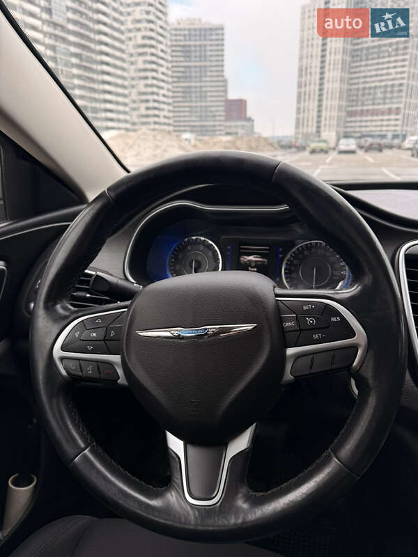 Седан Chrysler 200 2015 в Києві фото 13 Седан Chrysler 200 2015 в Києві