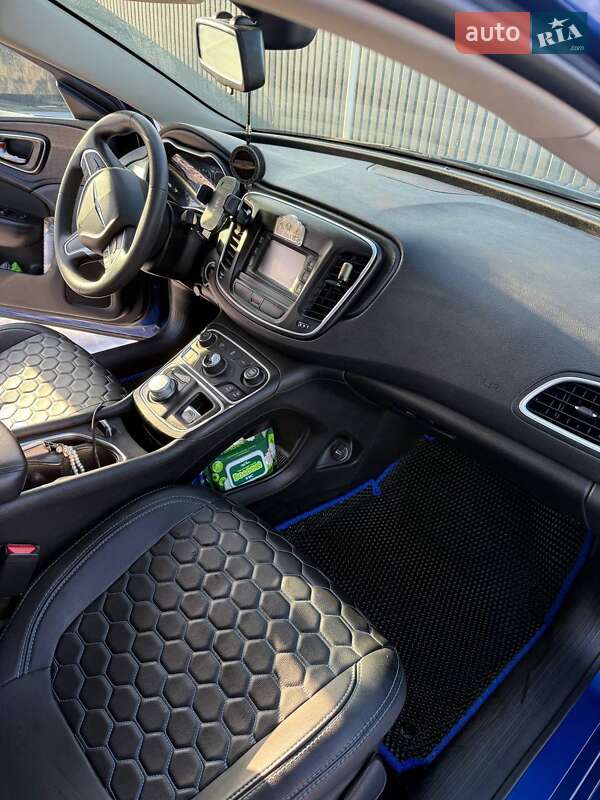 Седан Chrysler 200 2015 в Вінниці