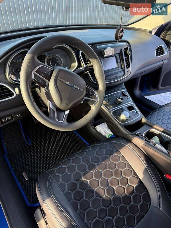 Седан Chrysler 200 2015 в Вінниці