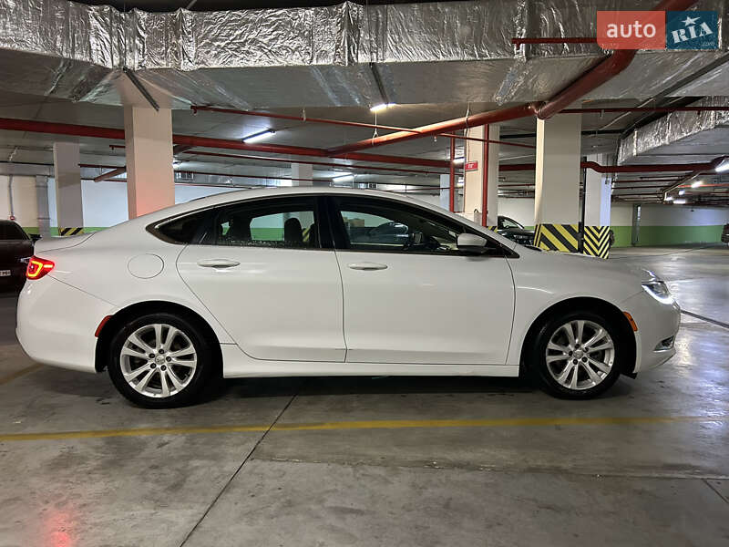 Седан Chrysler 200 2015 в Одессе