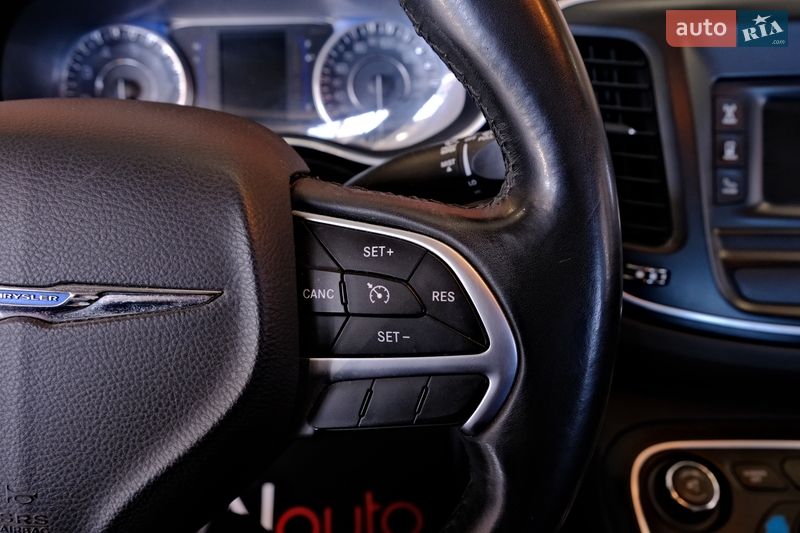 Седан Chrysler 200 2015 в Одесі