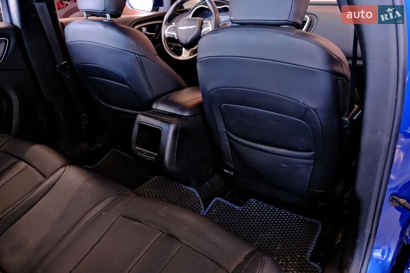 Седан Chrysler 200 2015 в Одесі
