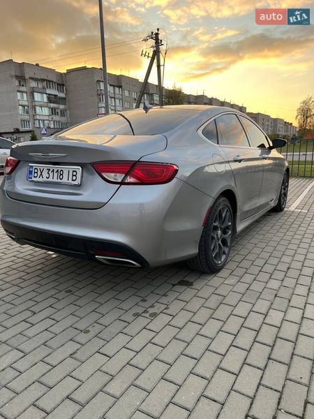 Седан Chrysler 200 2014 в Славуті