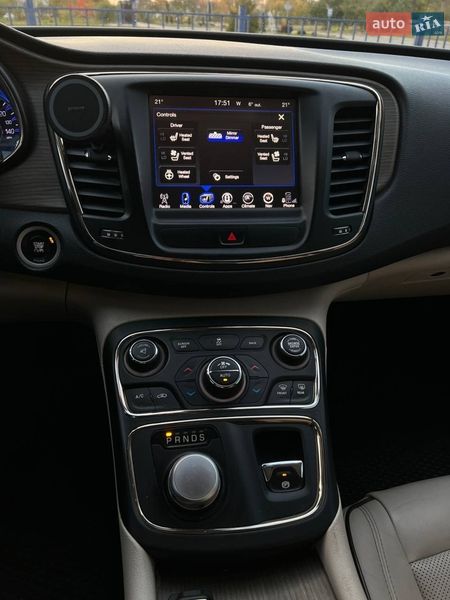 Седан Chrysler 200 2014 в Славуті